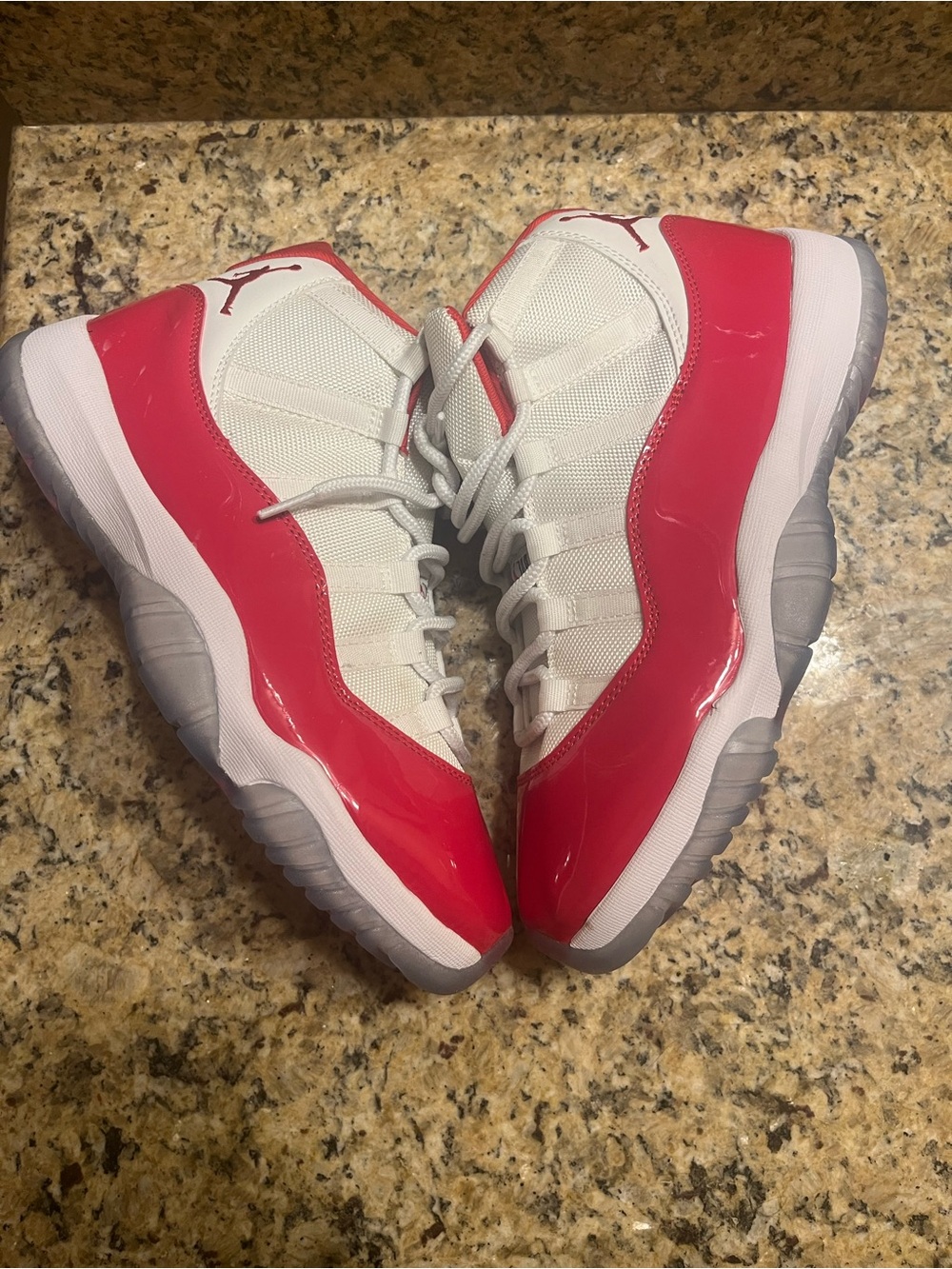 Air Jordan Men Retro Basketball Shoes - White & Red Size 10.5